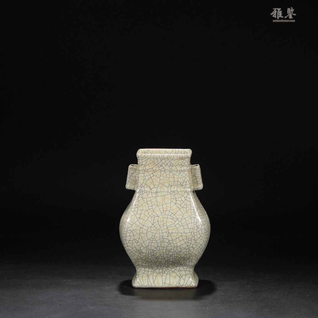 陶磁器 哥窯 米黄釉銀口八方貫耳瓶 宋代 染付 置物擺件 賞