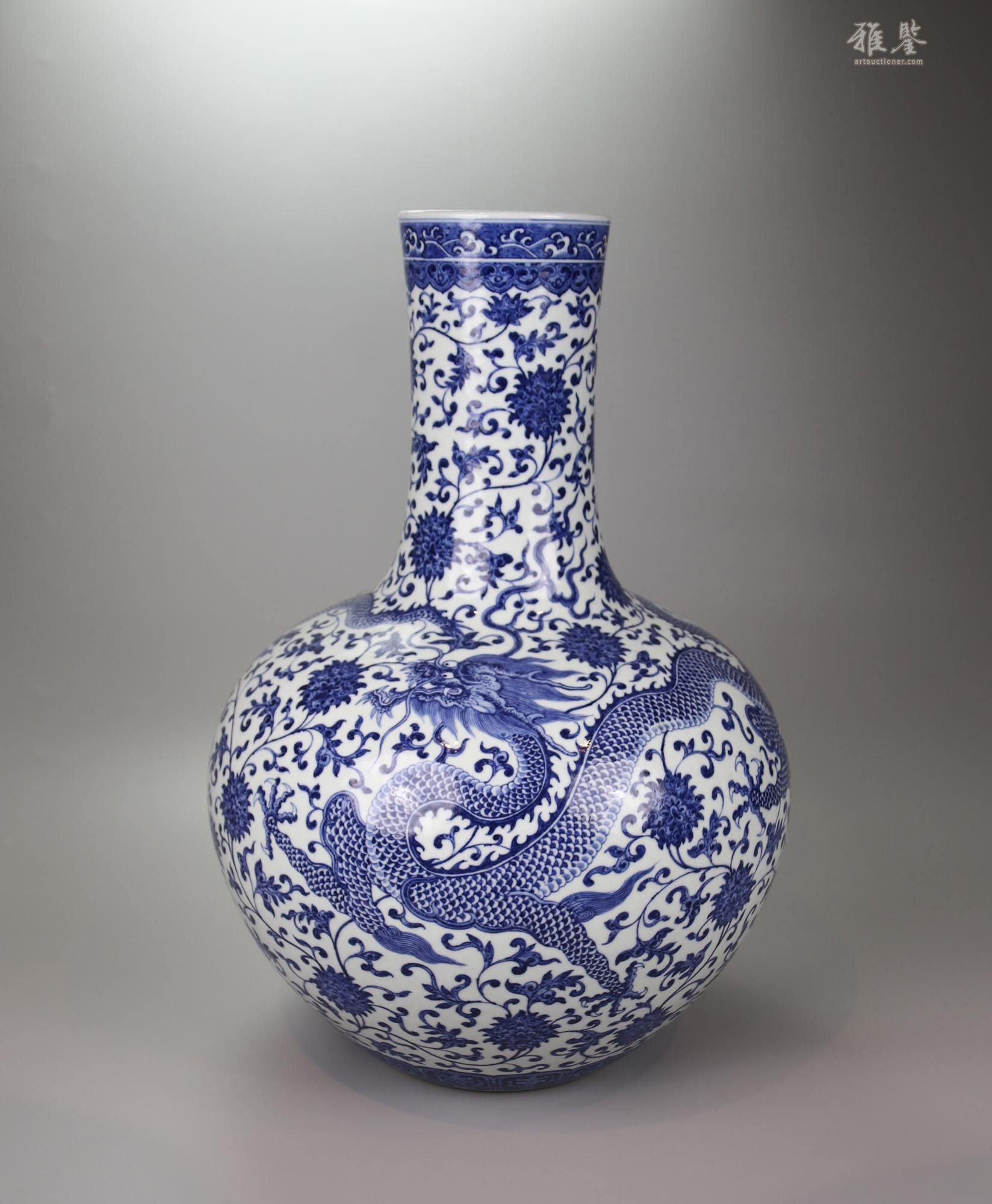清乾隆青花缠枝莲龙纹天球瓶_LOT.26135_拍品详情_雅鉴艺术网拍品详情