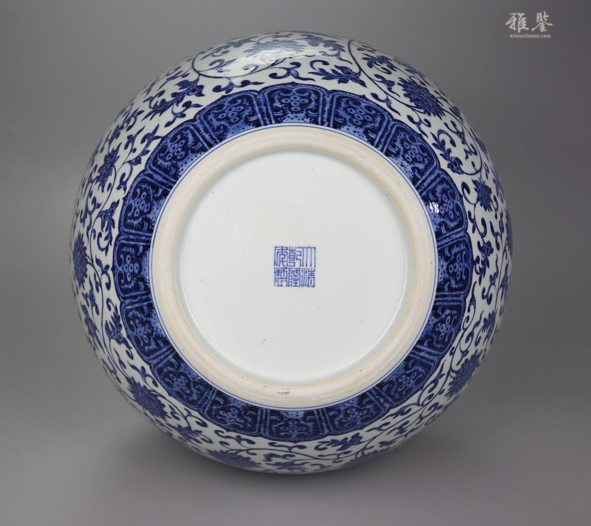清乾隆青花缠枝莲龙纹天球瓶_LOT.26135_拍品详情_雅鉴艺术网拍品详情